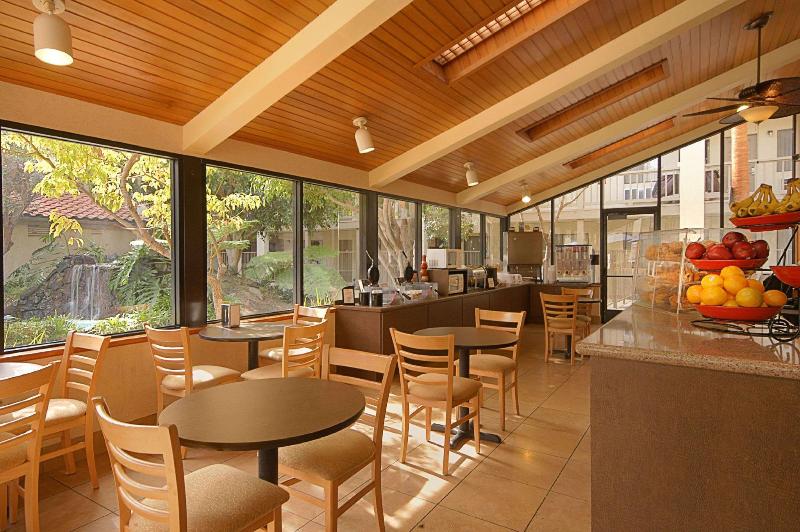 هتل Best Western Carlsbad By The Sea
