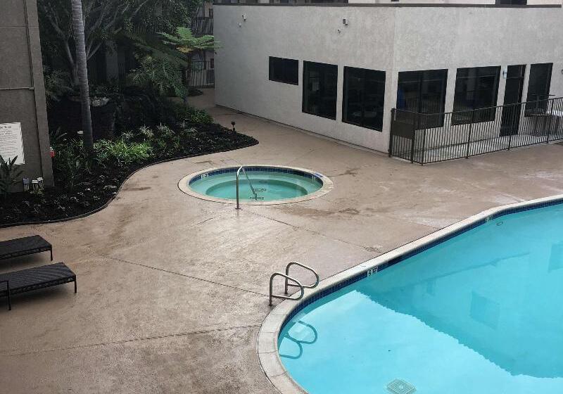 فندق Best Western Carlsbad By The Sea