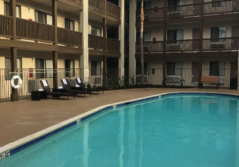 فندق Best Western Carlsbad By The Sea