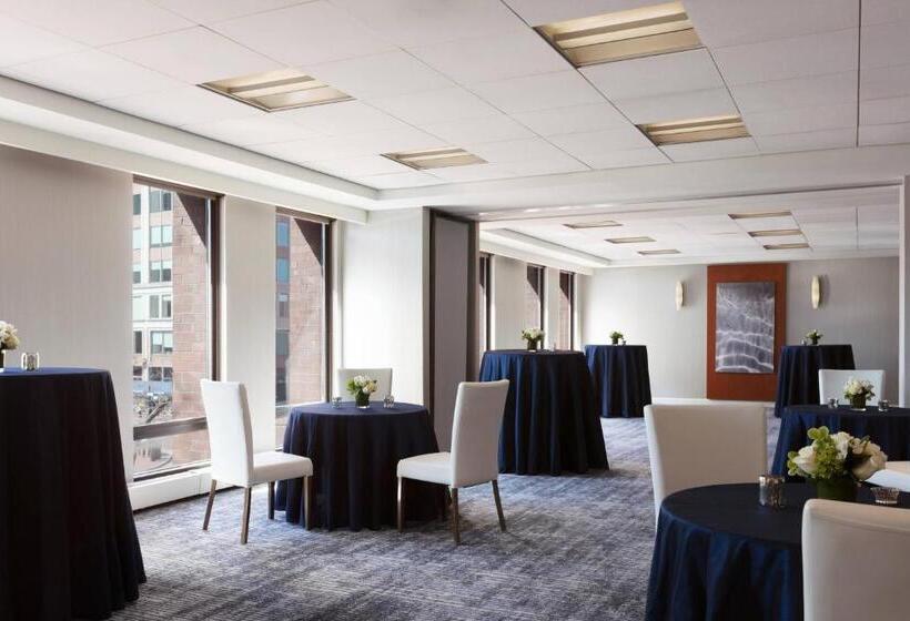 Отель Boston Marriott Long Wharf