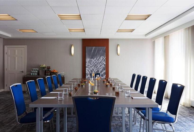 Отель Boston Marriott Long Wharf