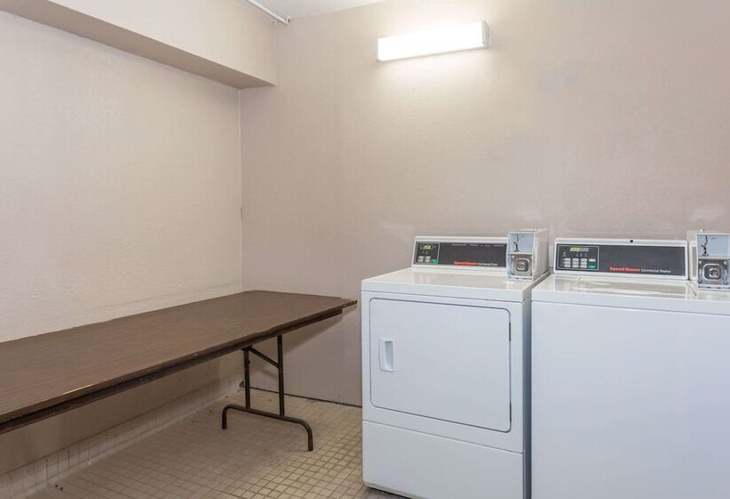 فندق Casa Bella Inn & Suites Extended Stay