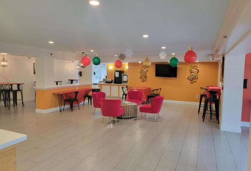 فندق Casa Bella Inn & Suites Extended Stay