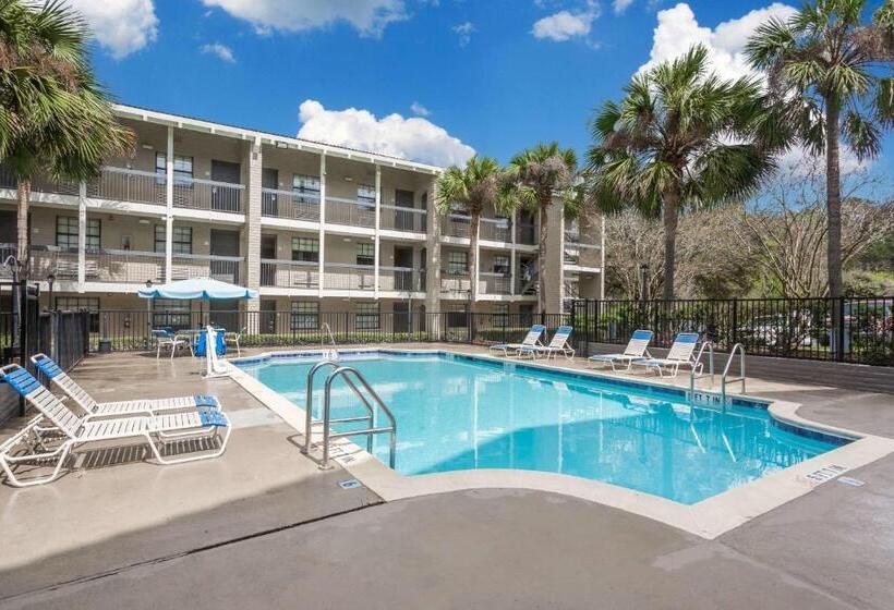 فندق Casa Bella Inn & Suites Extended Stay