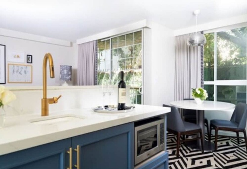 Отель Chamberlain West Hollywood