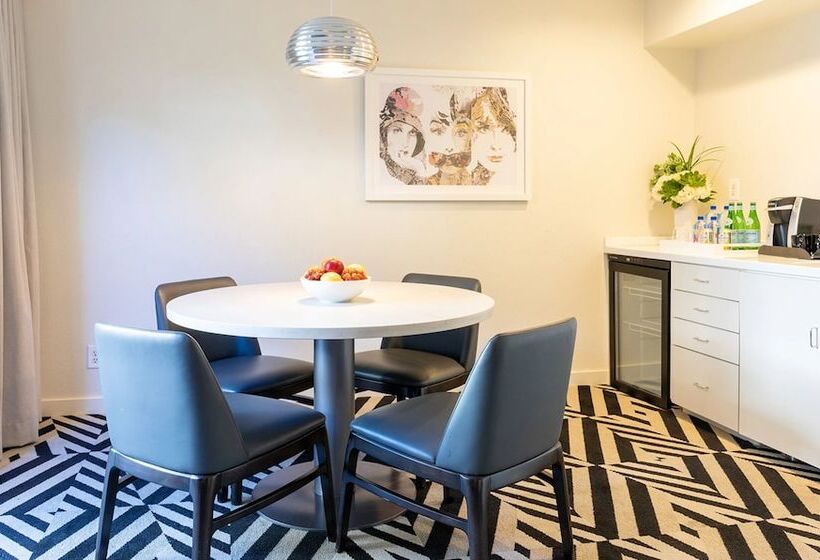 Отель Chamberlain West Hollywood