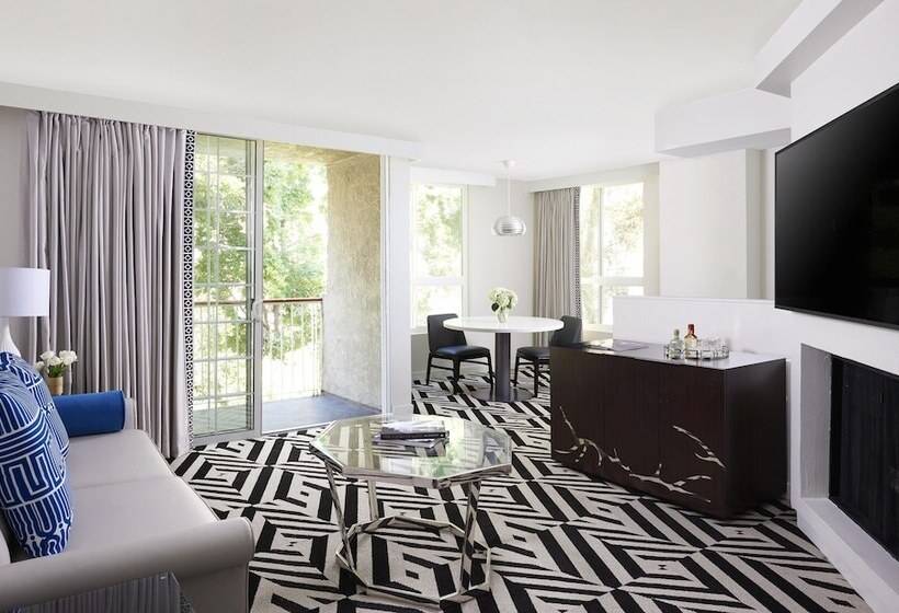 Отель Chamberlain West Hollywood