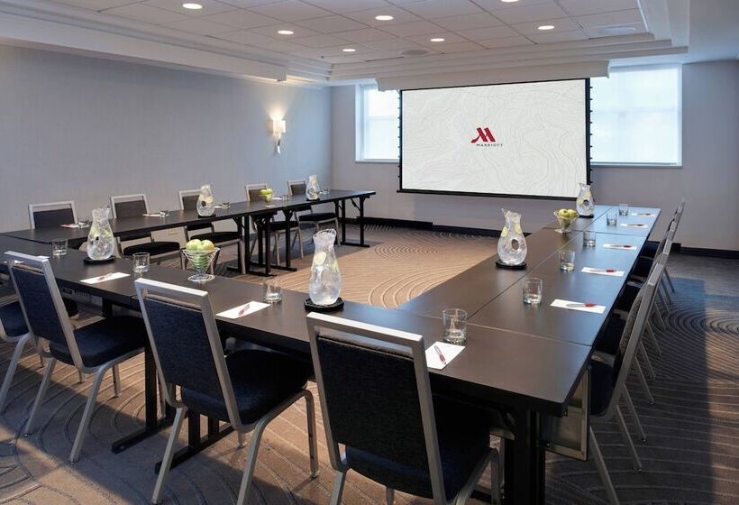 호텔 Chicago Marriott Suites O'hare