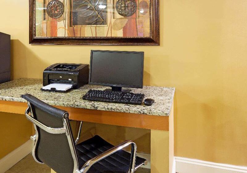 هتل Chicago O Hare Airport