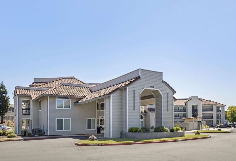 فندق Country Inn & Suites By Radisson, Vallejo Napa Valley, Ca