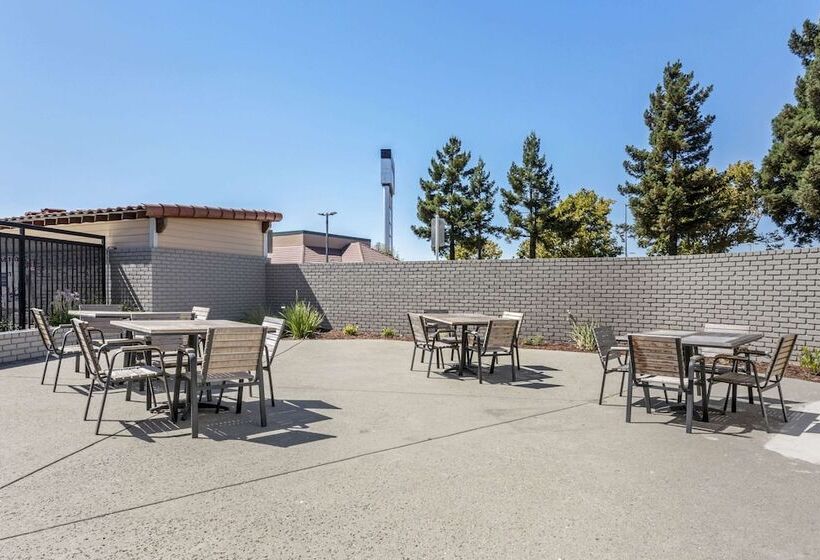 فندق Country Inn & Suites By Radisson, Vallejo Napa Valley, Ca