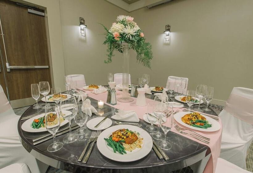 هتل Courtyard By Marriott Nashua