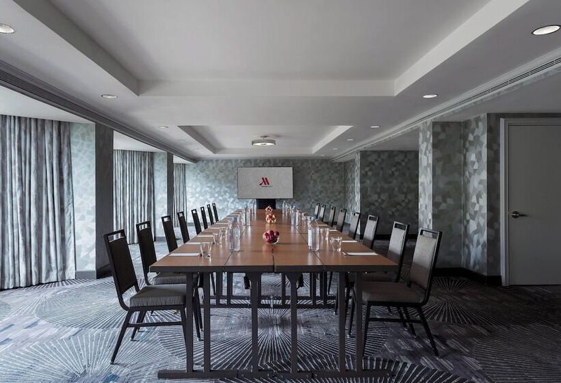 בית מלון כפרי Crystal Gateway Marriott