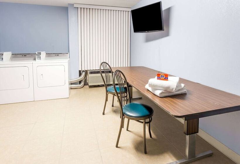 Days Hotel By Wyndham Danville Conference Center