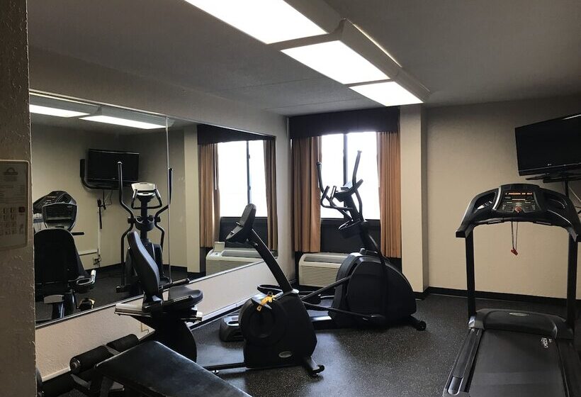 Days Hotel By Wyndham Danville Conference Center