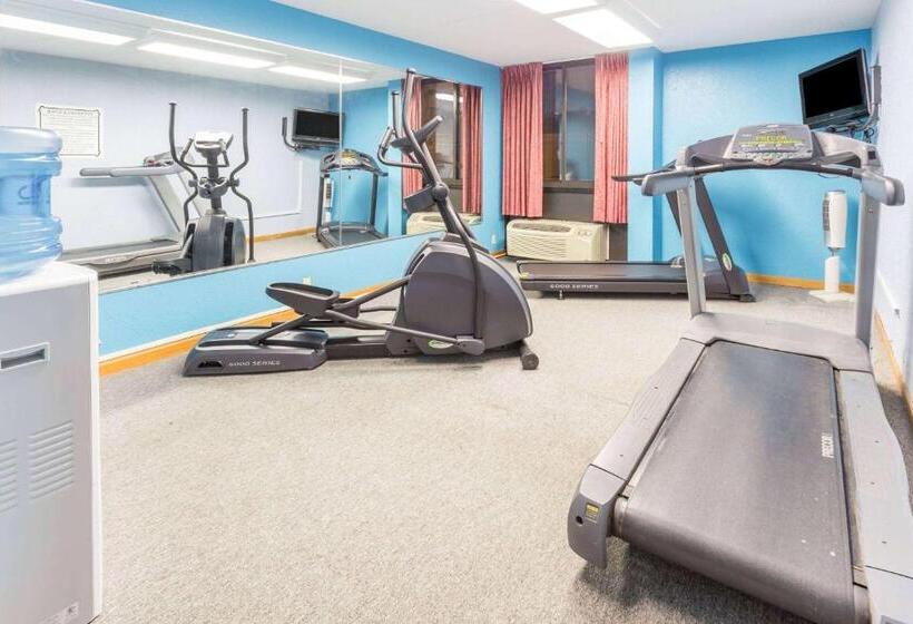 Days Hotel By Wyndham Danville Conference Center
