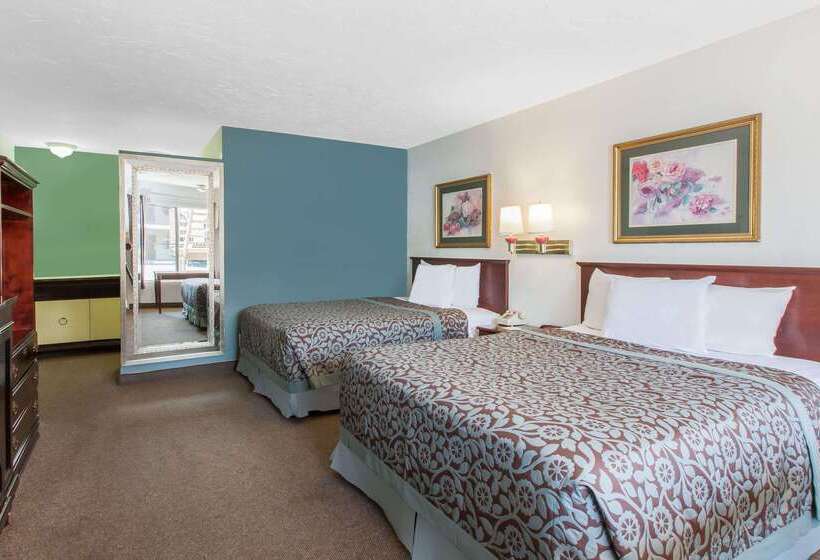 בית מלון כפרי Days Inn By Wyndham Camarillo  Ventura