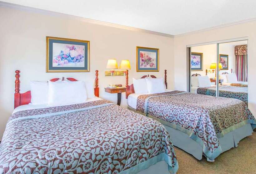 هتل Days Inn By Wyndham Camarillo  Ventura