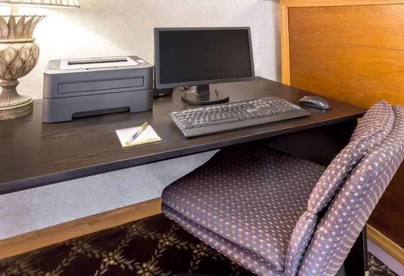 בית מלון כפרי Days Inn By Wyndham Plymouth