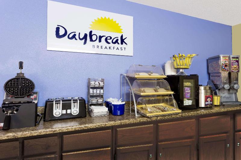 בית מלון כפרי Days Inn By Wyndham Plymouth