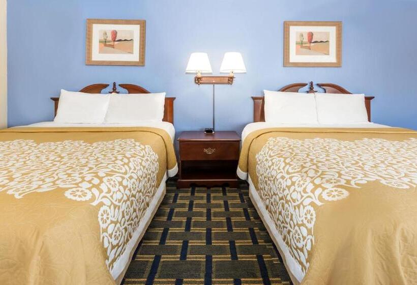 בית מלון כפרי Days Inn By Wyndham Plymouth