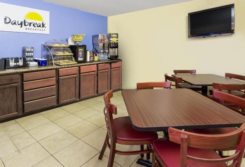 בית מלון כפרי Days Inn By Wyndham Plymouth