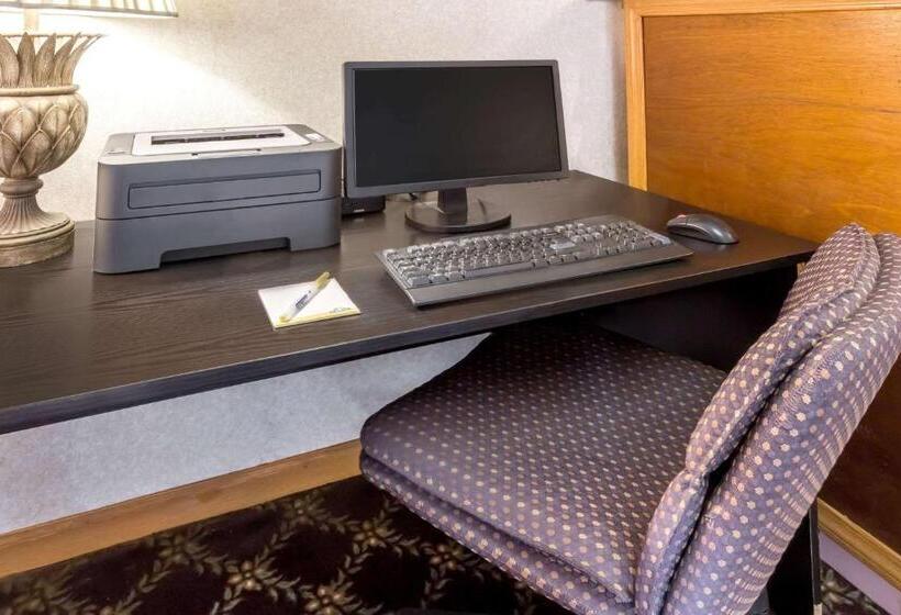 בית מלון כפרי Days Inn By Wyndham Plymouth