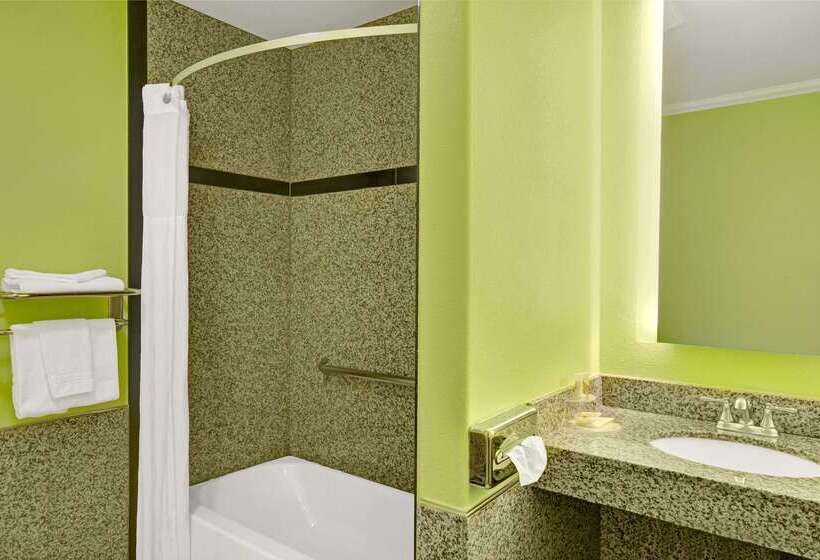 ホテル Days Inn By Wyndham San Francisco  Lombard