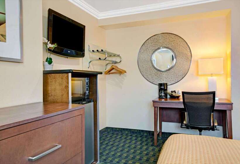 ホテル Days Inn By Wyndham San Francisco  Lombard