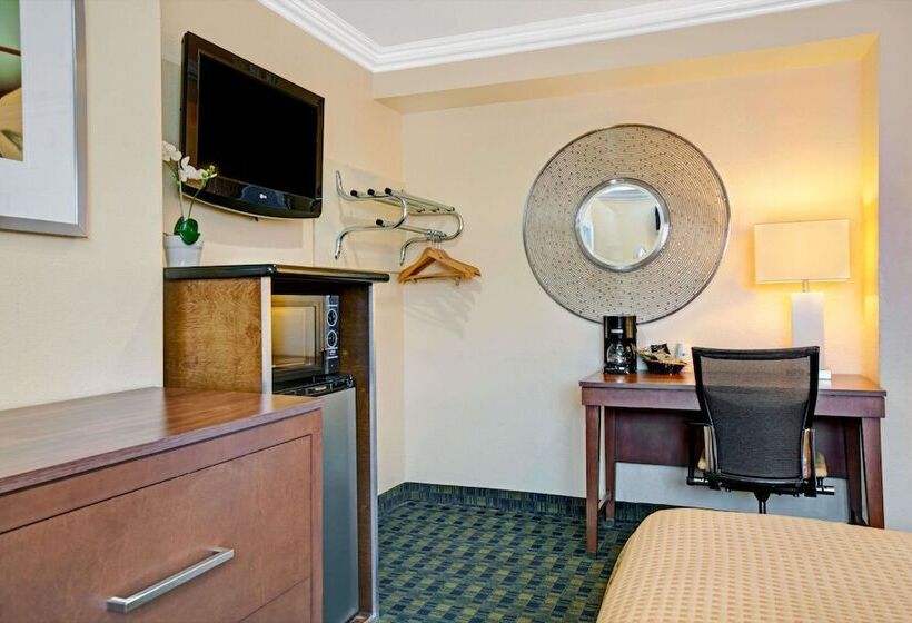 ホテル Days Inn By Wyndham San Francisco  Lombard