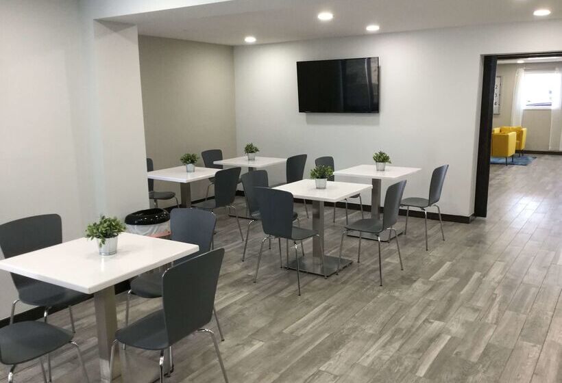 هتل Days Inn & Suites By Wyndham Cincinnati North