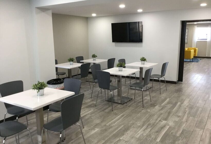 هتل Days Inn & Suites By Wyndham Cincinnati North