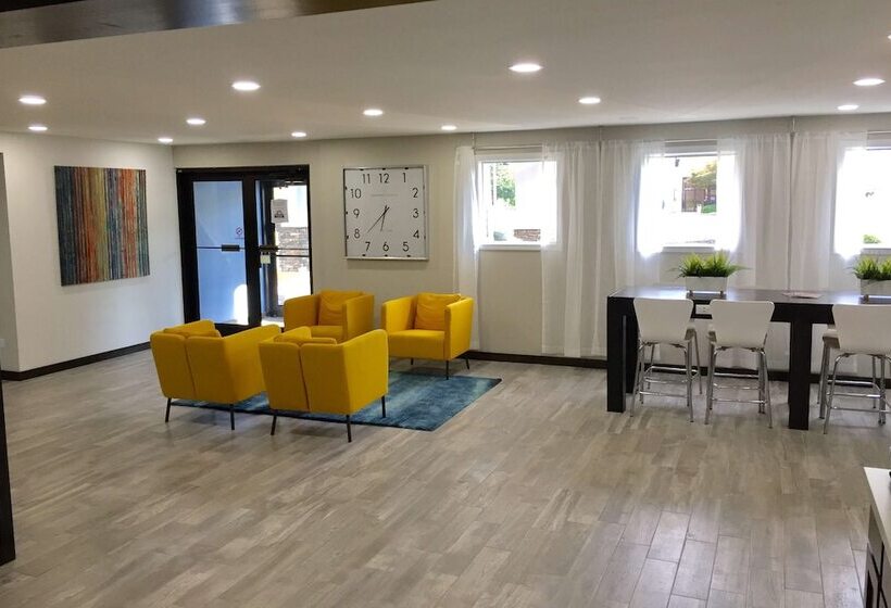 هتل Days Inn & Suites By Wyndham Cincinnati North