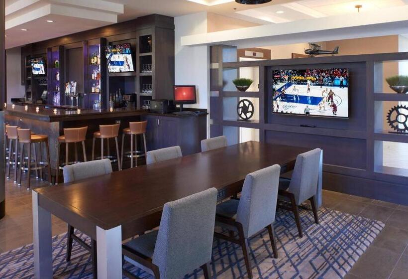 فندق Detroit Marriott Southfield