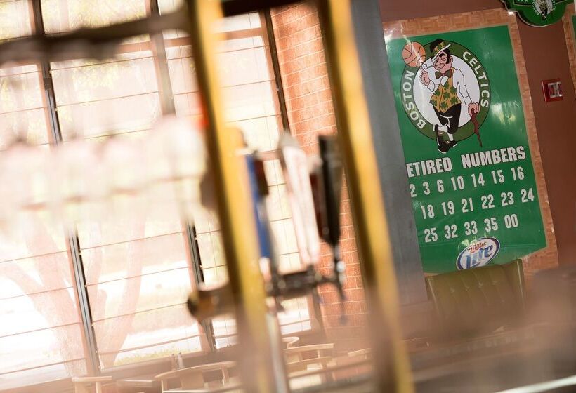 فندق Doubletree By Hilton Boston  Andover