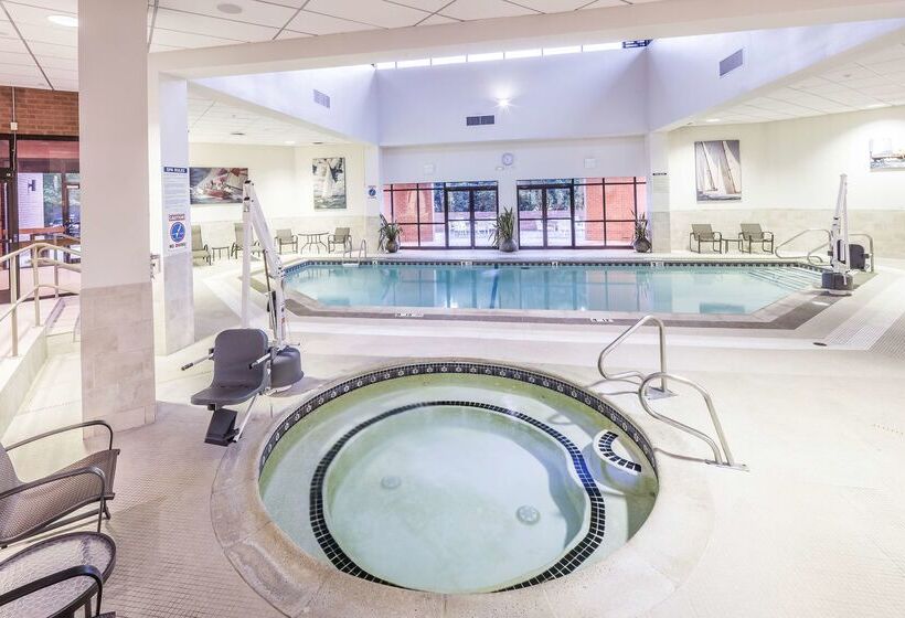 فندق Doubletree By Hilton Boston  Andover