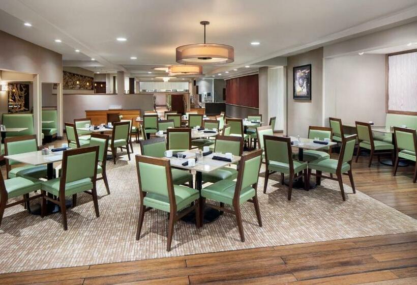 فندق Doubletree By Hilton Cleveland East Beachwood