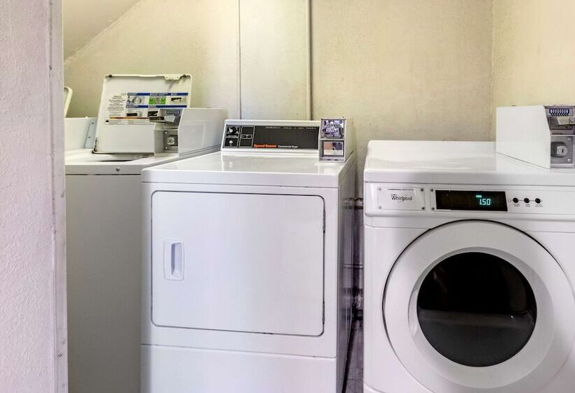 Отель Econo Lodge Billings