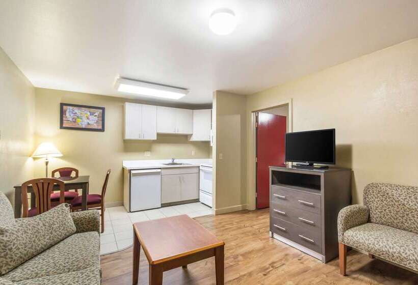 酒店 Econo Lodge Inn & Suites I 35 At Shawnee Mission
