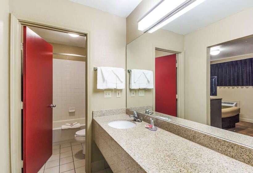 酒店 Econo Lodge Inn & Suites I 35 At Shawnee Mission