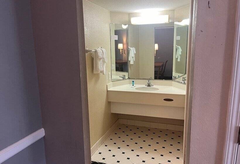 فندق Guest Inn & Suites