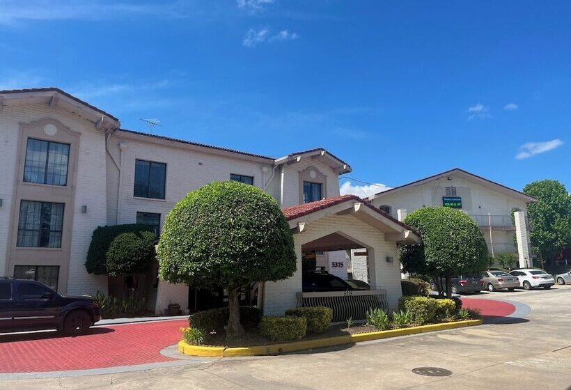 فندق Guest Inn & Suites