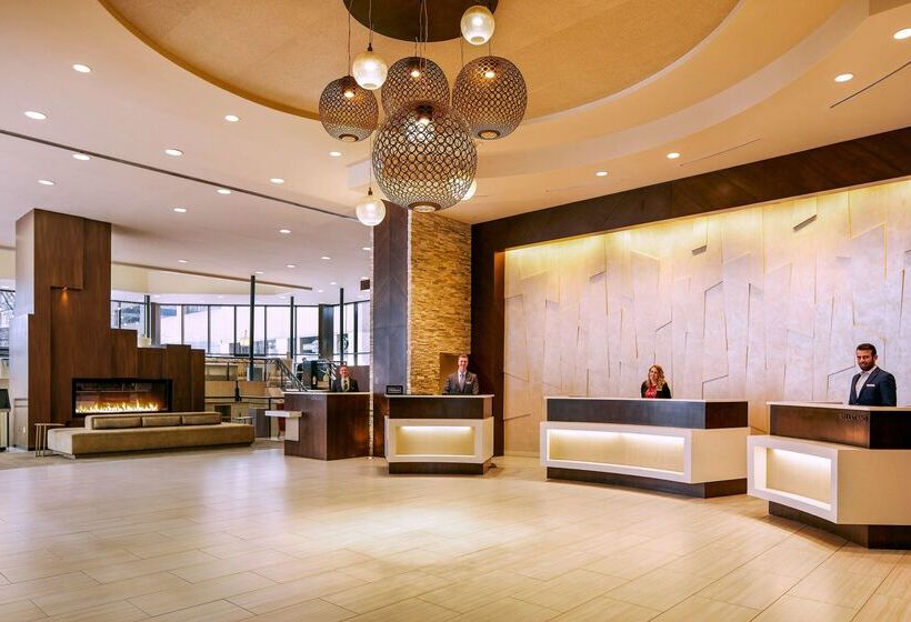 בית מלון כפרי Hilton Denver City Center