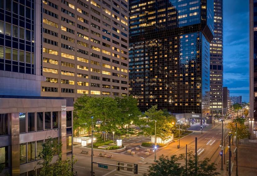בית מלון כפרי Hilton Denver City Center
