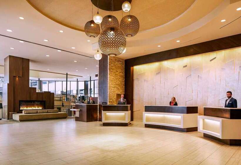 בית מלון כפרי Hilton Denver City Center