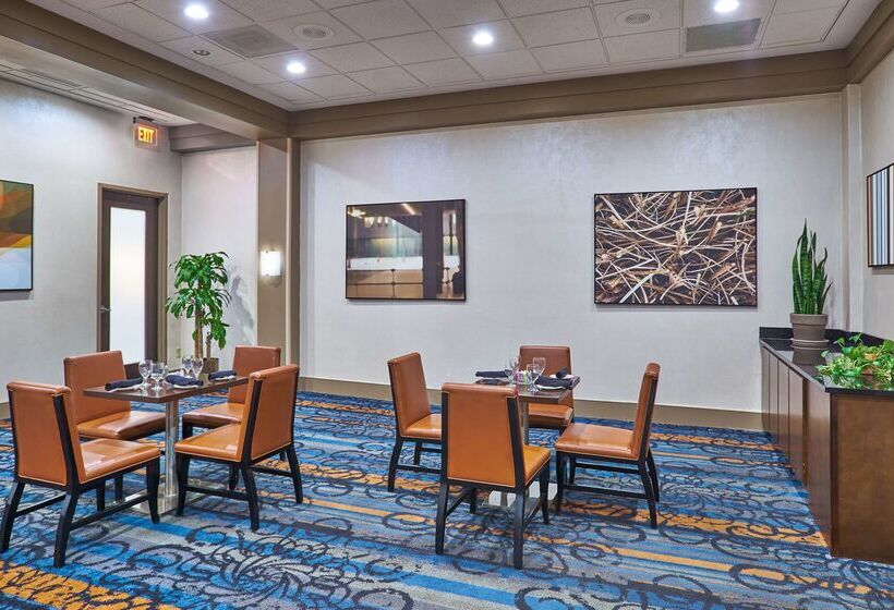 酒店 Hilton Knoxville