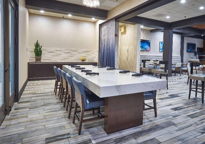 酒店 Hilton Knoxville