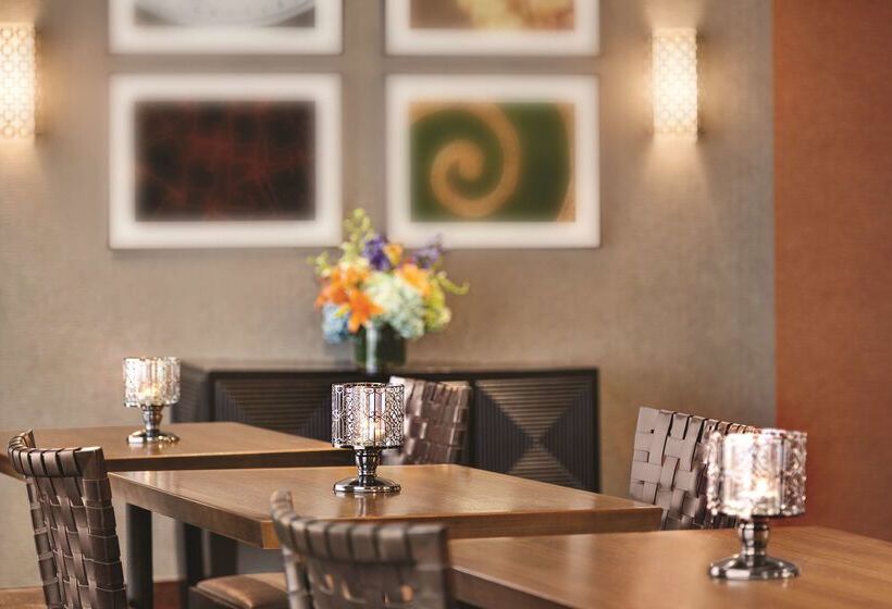 酒店 Hilton Knoxville Airport