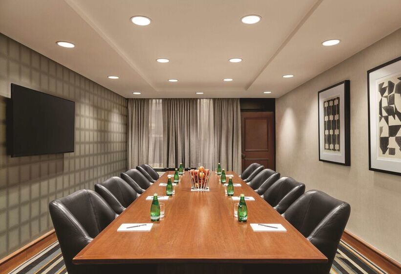 酒店 Hilton Knoxville Airport