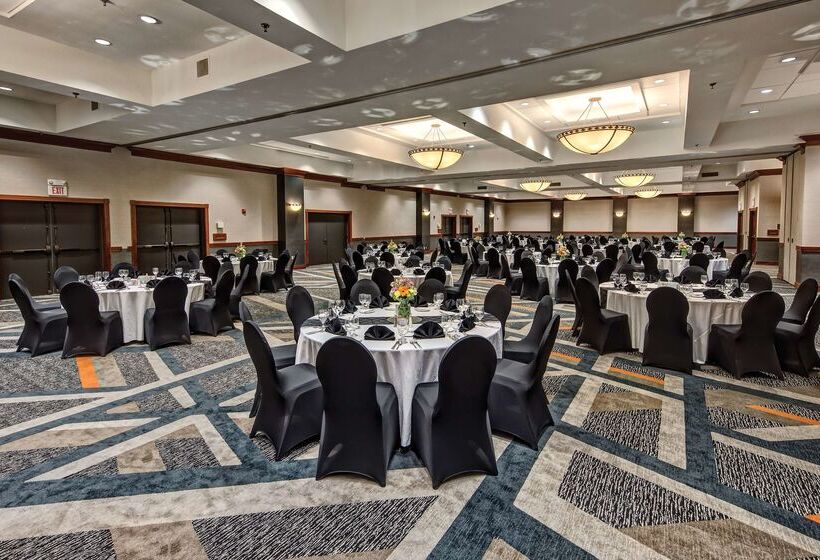 酒店 Hilton Knoxville Airport